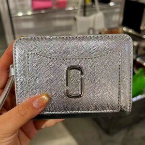 + Video  The Metallic Utility Snapshot Mini Compact Wallet 2F4SMP065S02-040